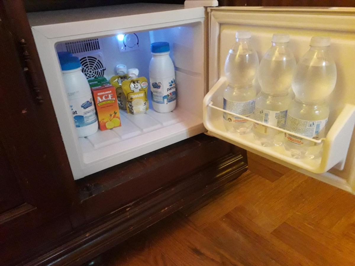 小城堡酒店 蒙特卡蒂尼泰尔梅 外观 照片